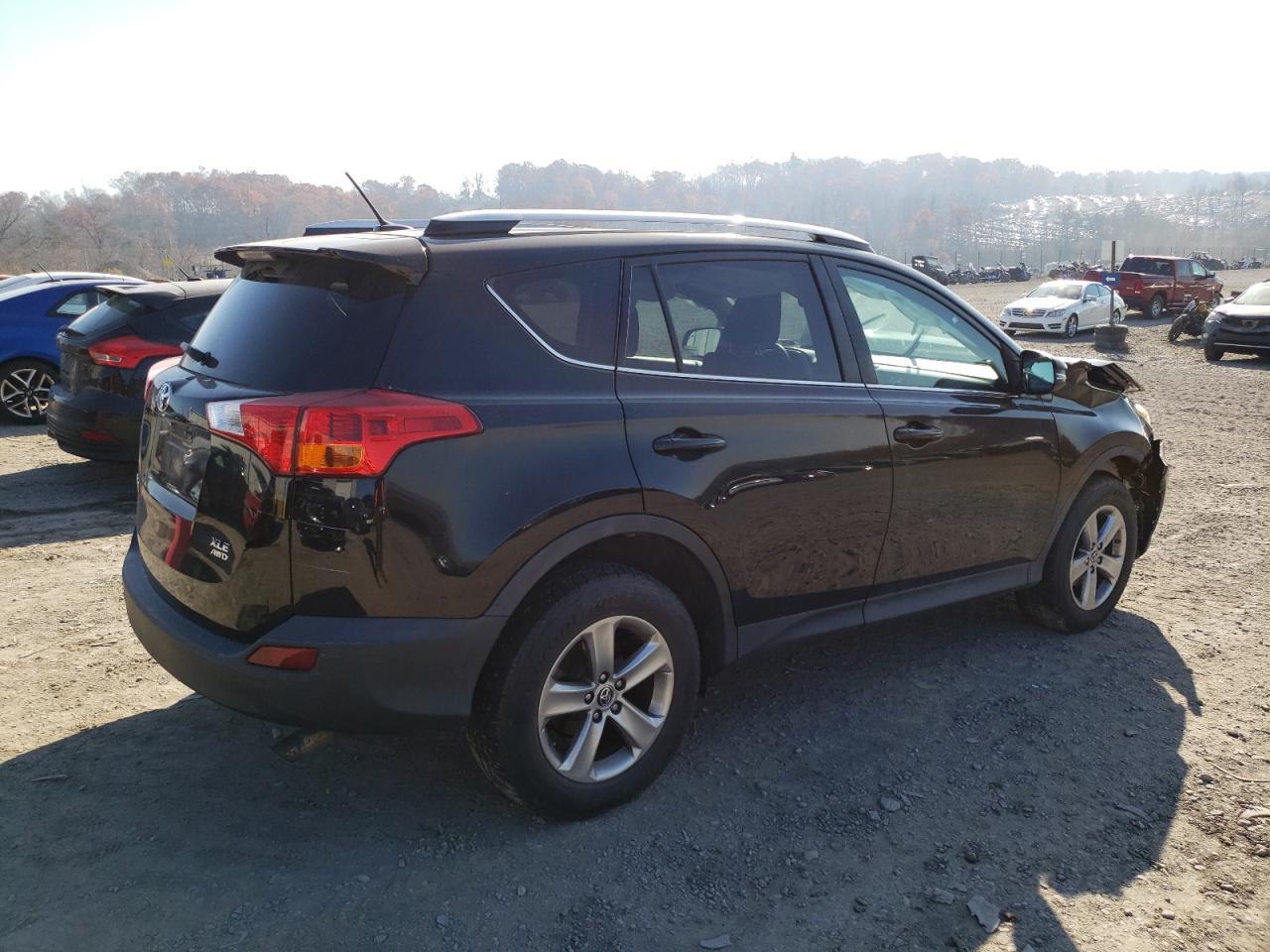 Image 3 of 2015 TOYOTA RAV4 XLE 2015 with VIN 2T3RFREV8FW351144