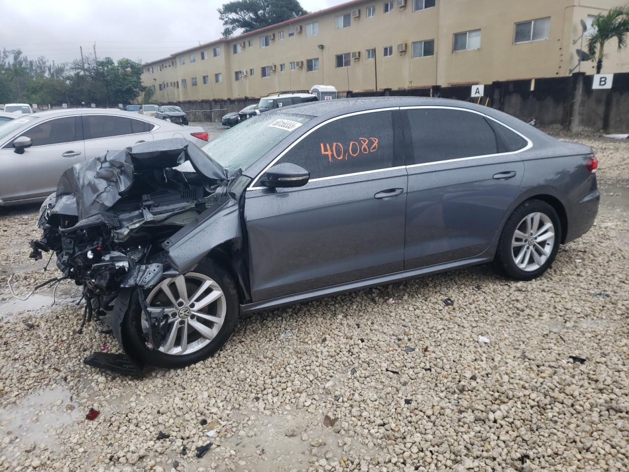 Изображение 1 2020 VOLKSWAGEN PASSAT SE 2020 с VIN 1VWSA7A3XLC006542