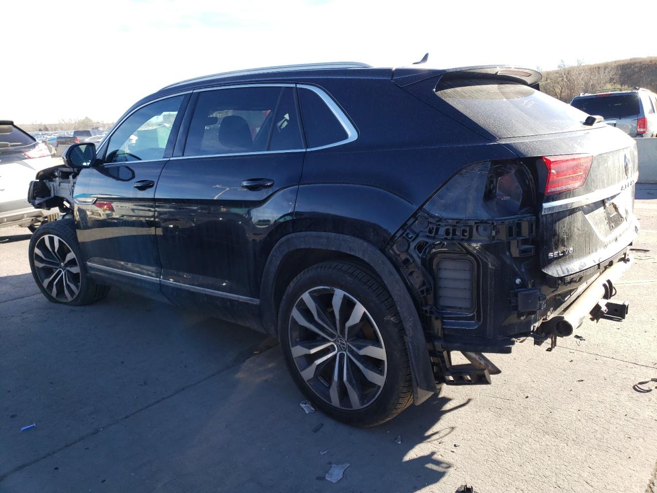 Image 2 of 2021 VOLKSWAGEN ATLAS CROSS SPORT SEL PREMIUM R-LINE 2021 with VIN 1V2FE2CA9MC200843