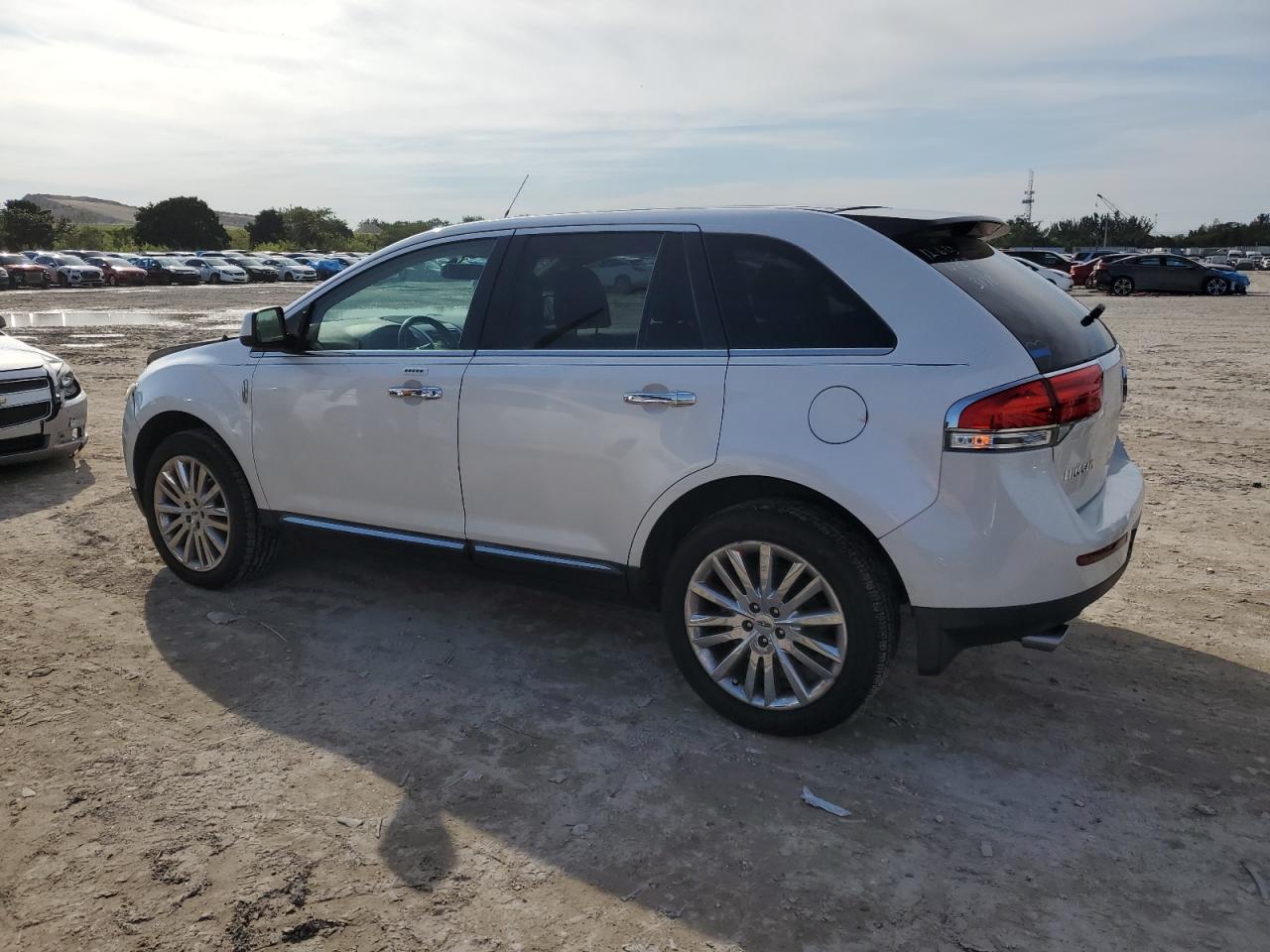 Изображение 2 2011 LINCOLN MKX  2011 с VIN 2LMDJ6JK5BBJ15583