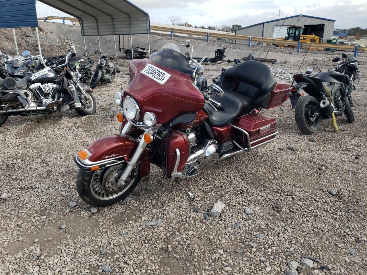 Obraz 2 z 2010 HARLEY-DAVIDSON FLHTCU  2010 z VIN 1HD1FC413AB670542