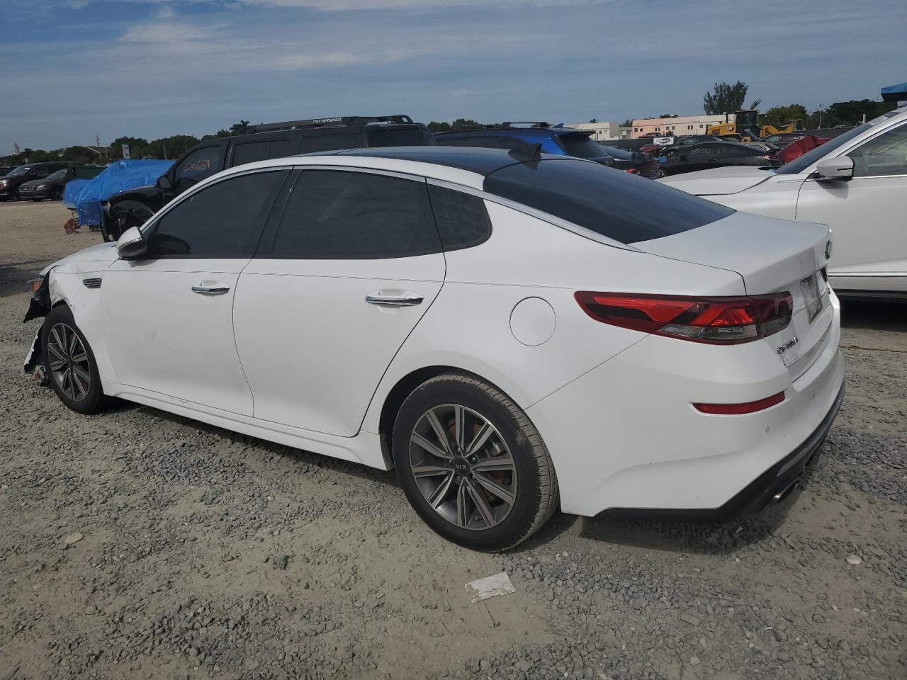 Image 2 of 2020 KIA OPTIMA EX 2020 with VIN 5XXGU4L10LG424439