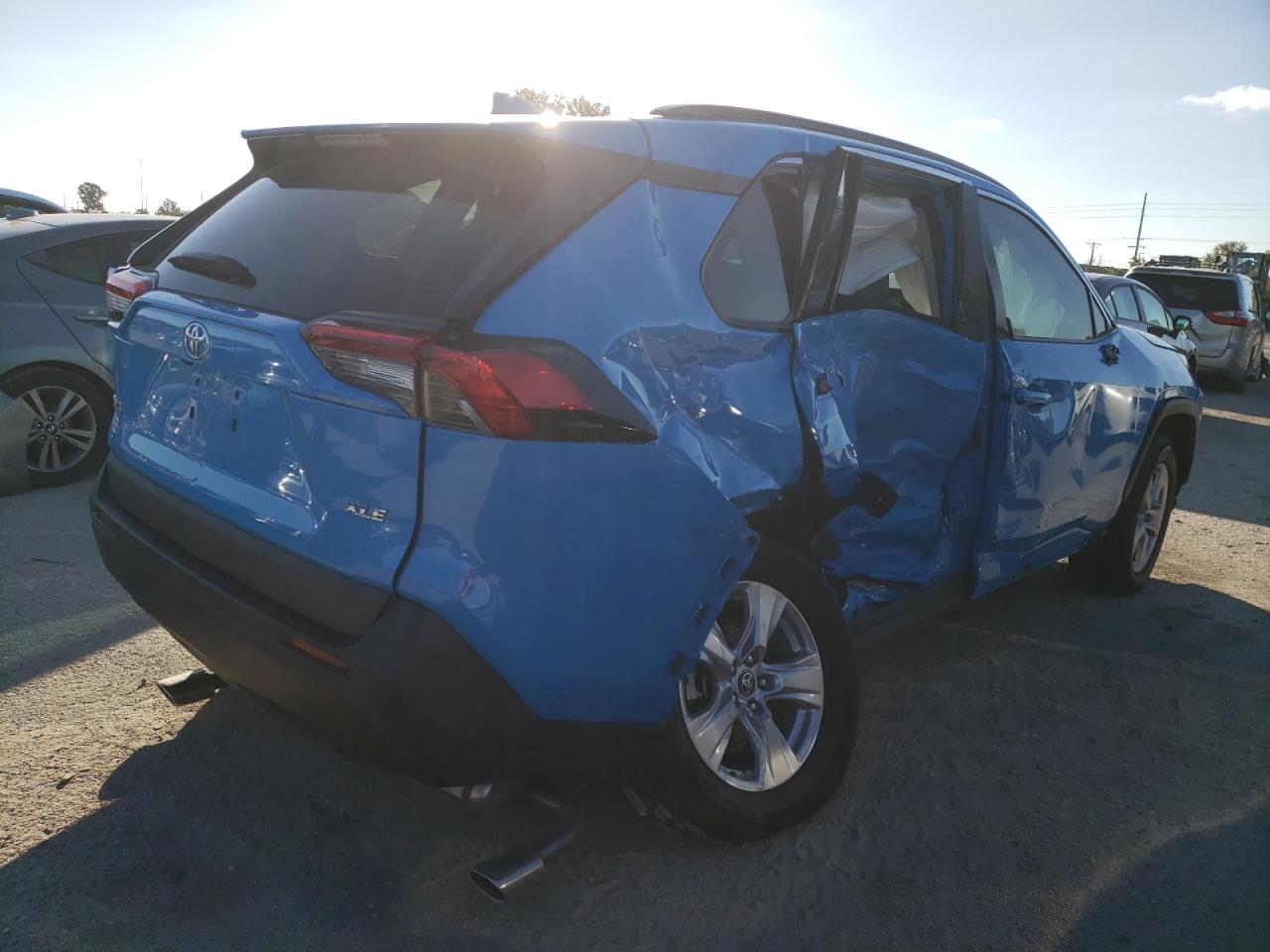 Image 3 of 2021 TOYOTA RAV4 XLE 2021 with VIN 2T3W1RFVXMW145837
