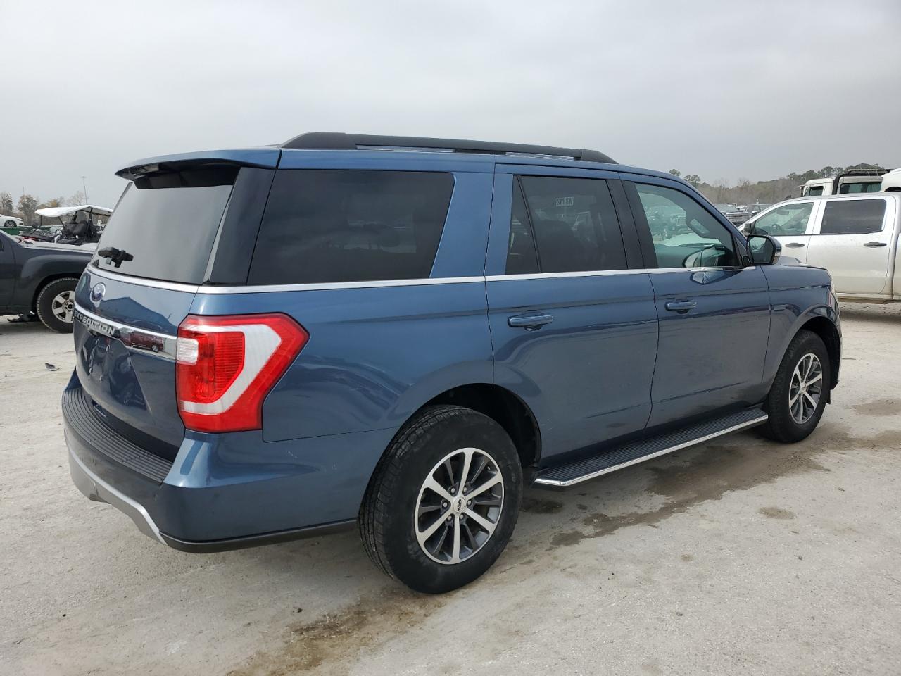 Image 3 of 2018 FORD EXPEDITION XLT 2018 with VIN 1FMJU1HT6JEA40693