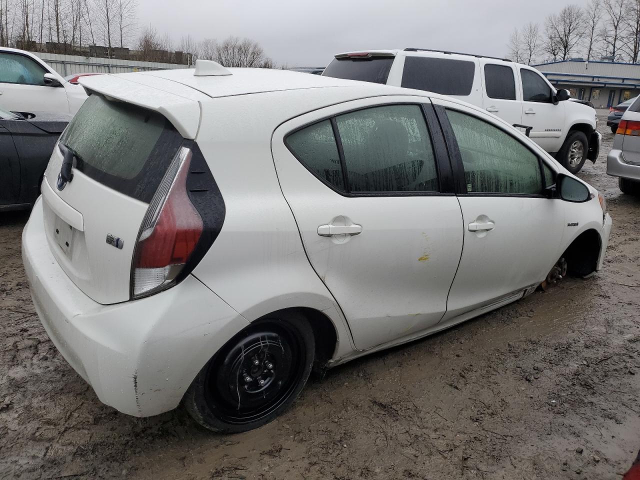 Image 3 of 2015 TOYOTA PRIUS C  2015 with VIN JTDKDTB32F1577461