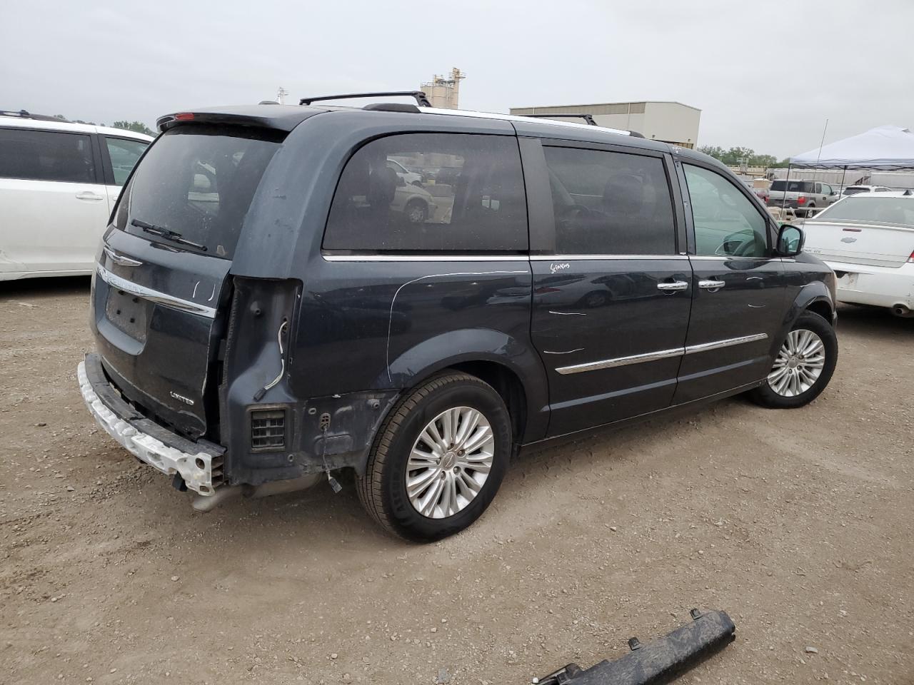 Obraz 3 z 2014 CHRYSLER TOWN & COUNTRY LIMITED 2014 z VIN 2C4RC1GG7ER111360