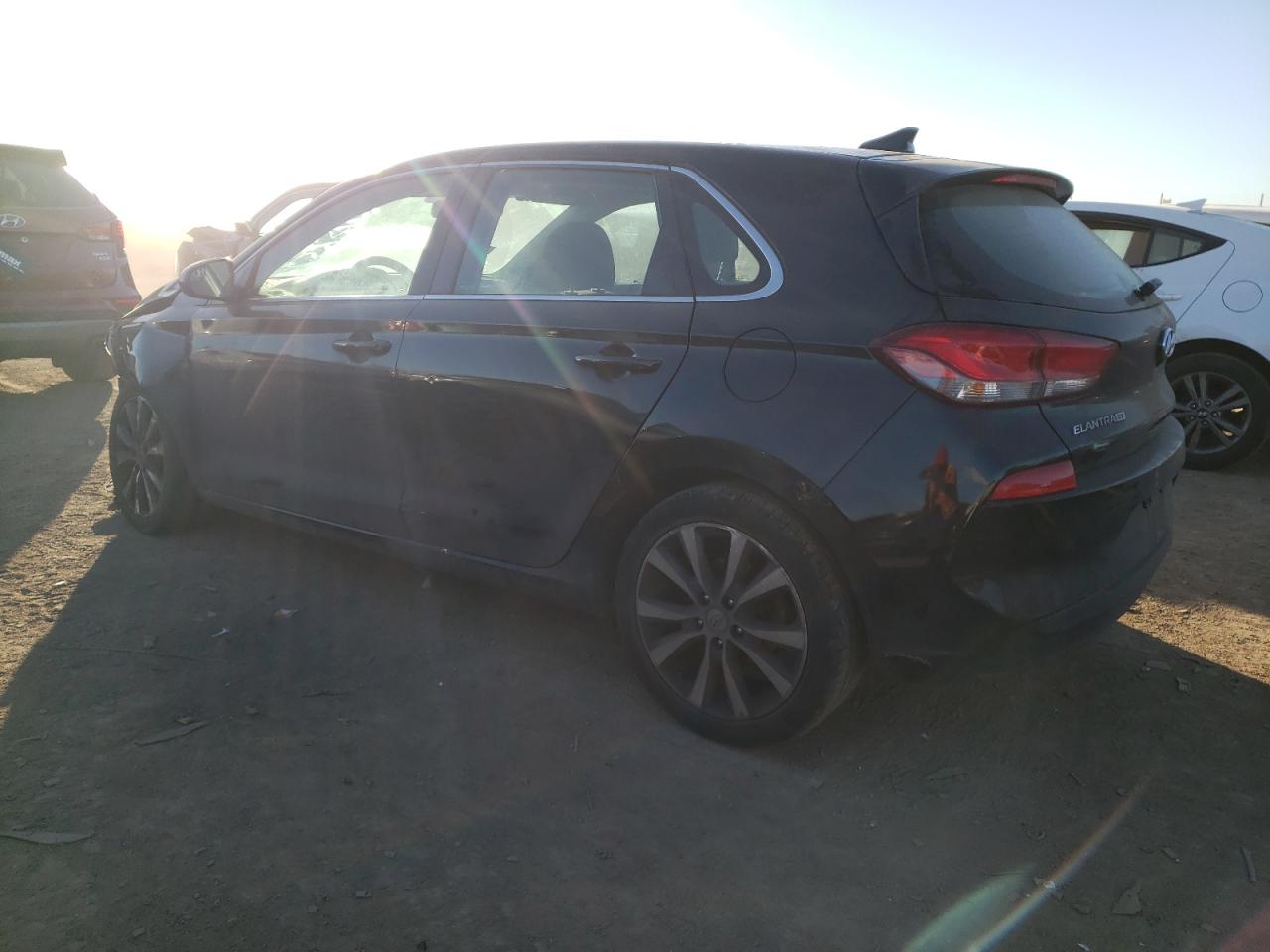 Изображение 2 2019 HYUNDAI ELANTRA GT  2019 с VIN KMHH35LE0KU094726