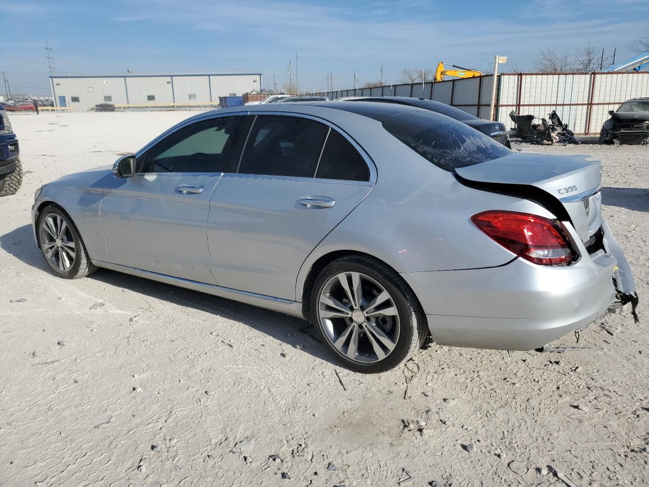 Изображение 2 2016 MERCEDES-BENZ C 300 2016 с VIN WDDWF4JB5GR152948