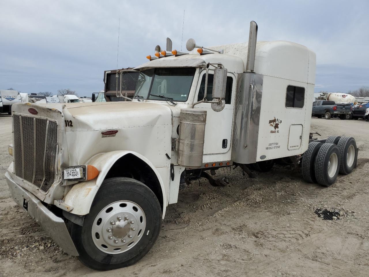 Image 2 of 2005 PETERBILT 379  2005 with VIN 1XP5DB9X05D841403