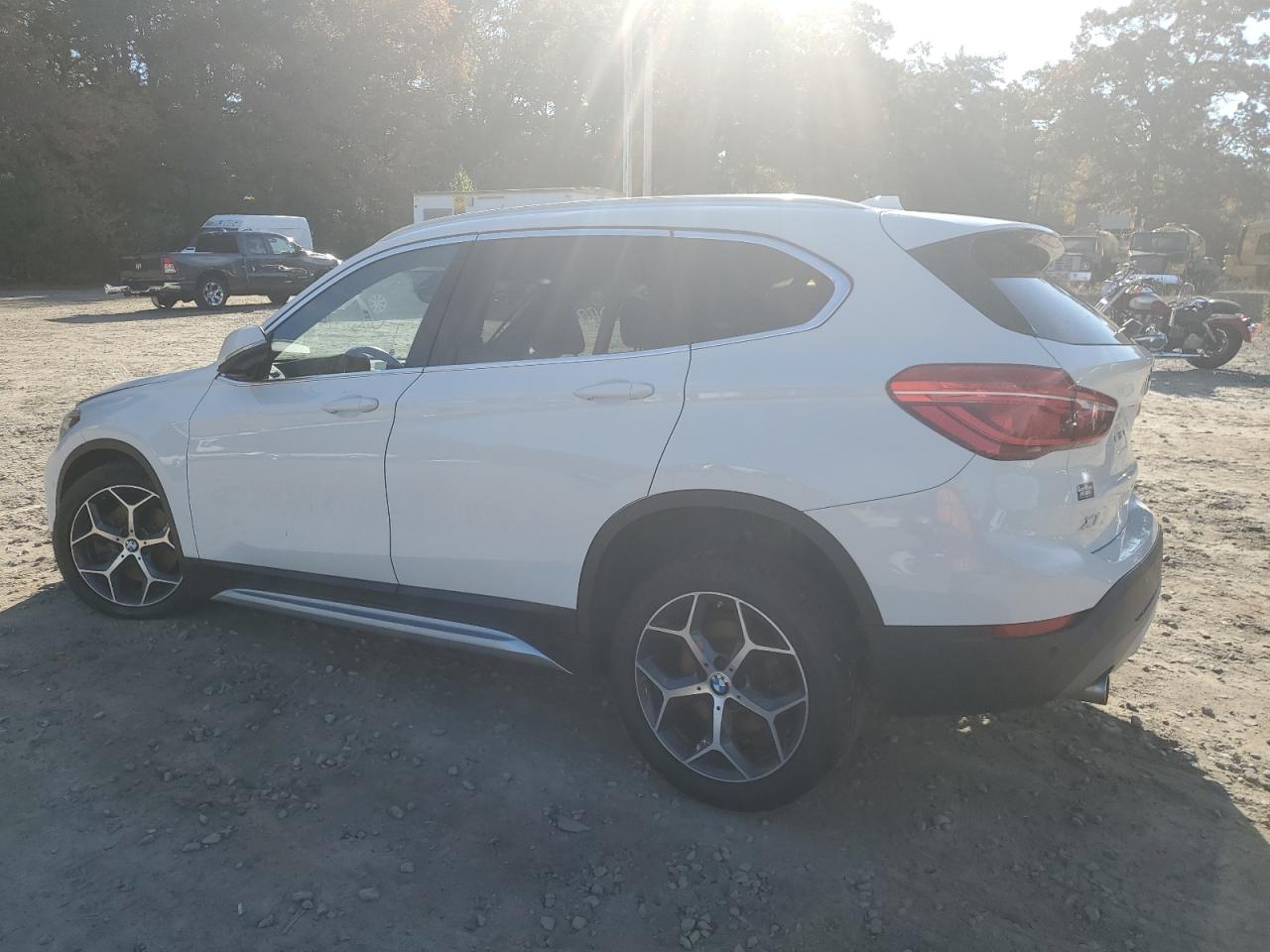 Obraz 2 z 2018 BMW X1 XDRIVE28I 2018 z VIN WBXHT3C30J5L34537