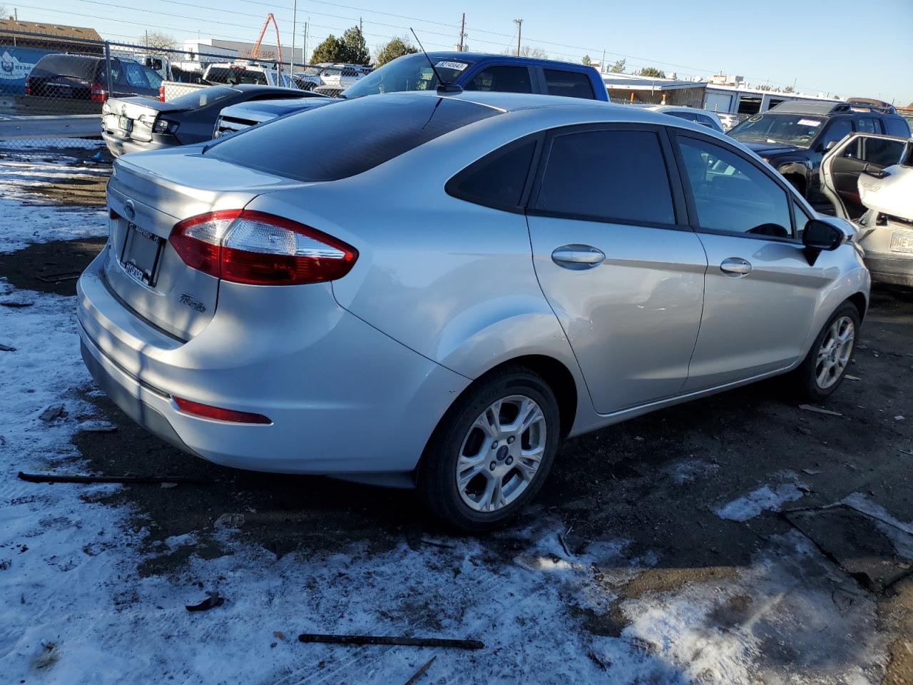 Image 3 of 2015 FORD FIESTA SE 2015 with VIN 3FADP4BJ2FM225218