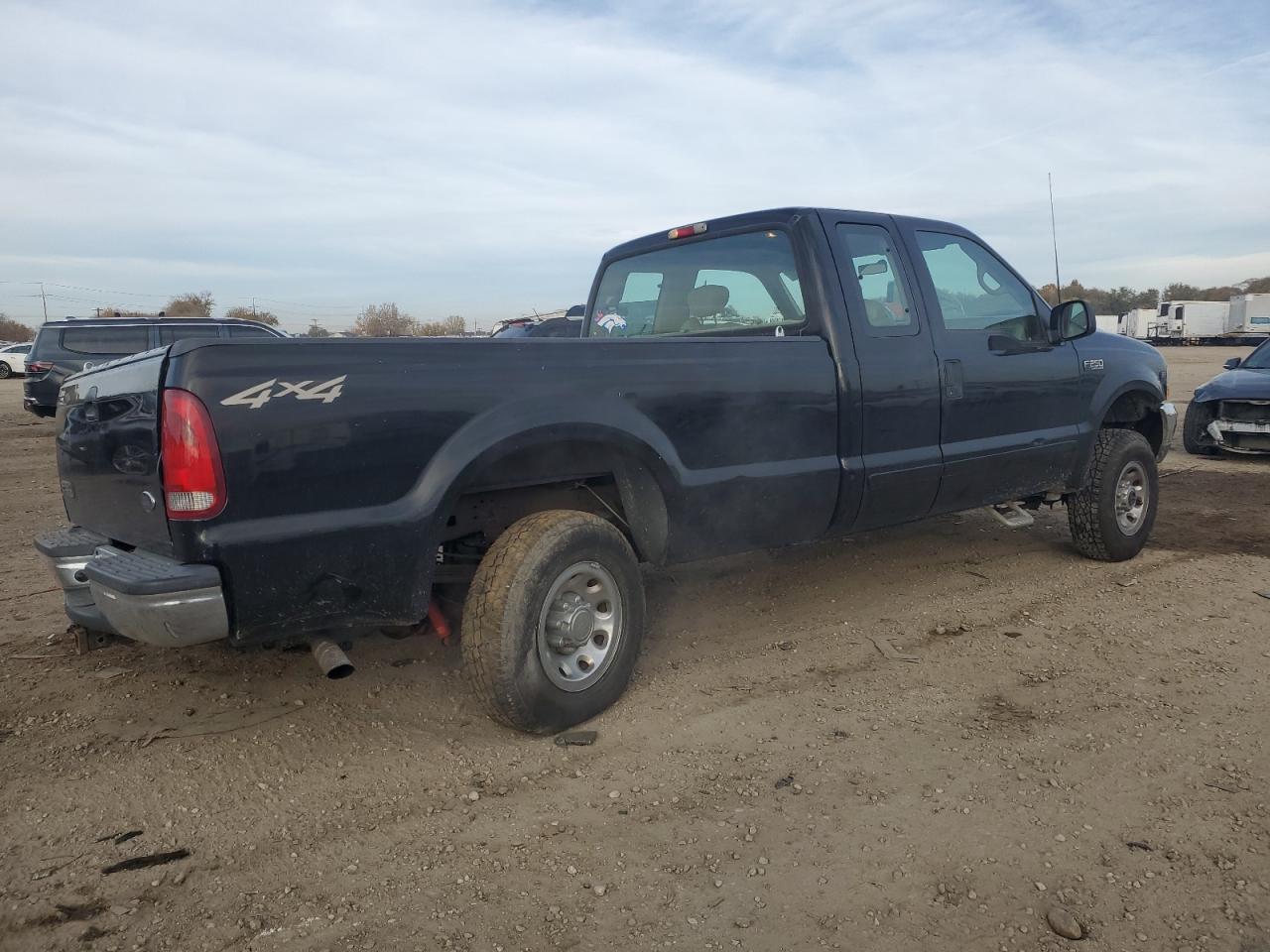 Image 3 of 2002 FORD F250 SUPER DUTY 2002 with VIN 1FTNX21L42EA02572
