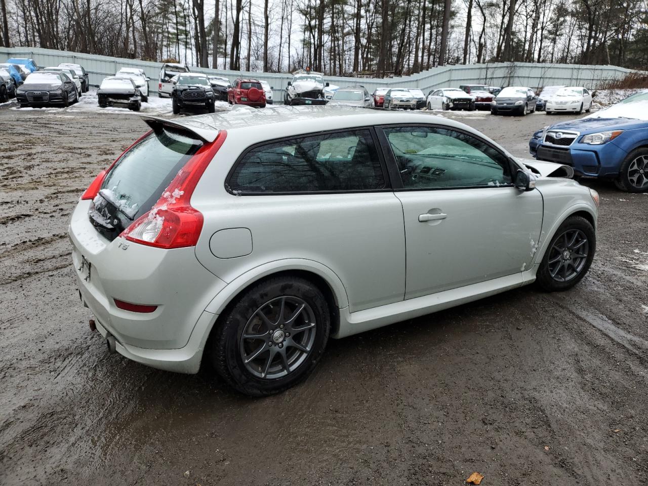 Изображение 3 2012 VOLVO C30 T5 2012 с VIN YV1672MK4C2285222