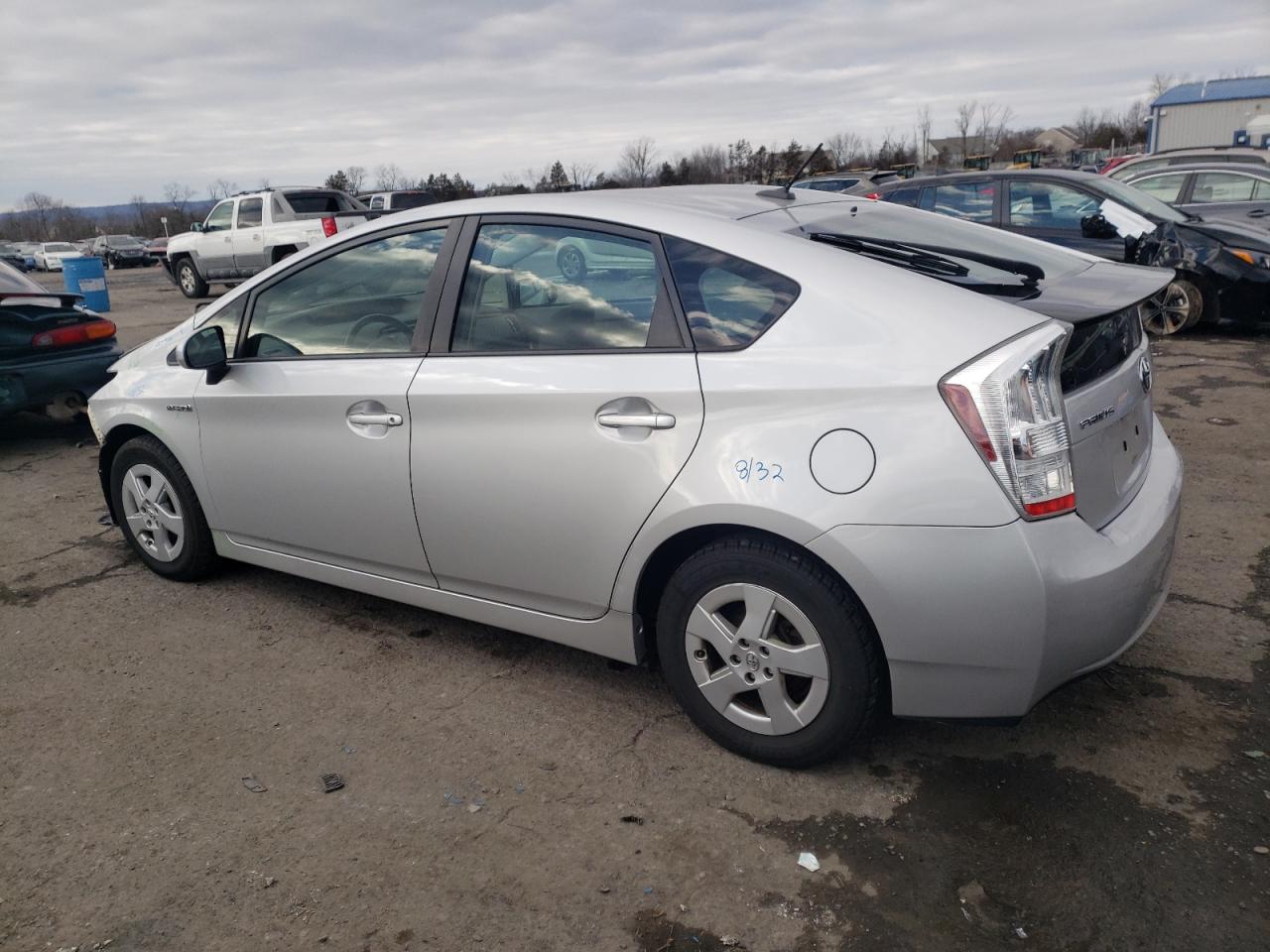 Image 2 of 2011 TOYOTA PRIUS  2011 with VIN JTDKN3DU4B0274104