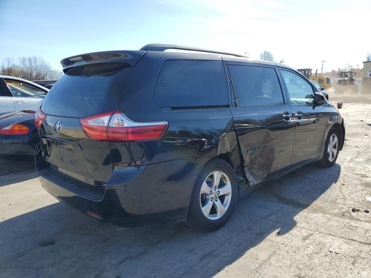 Image 3 of 2016 TOYOTA SIENNA LE 2016 with VIN 5TDKK3DC6GS762779