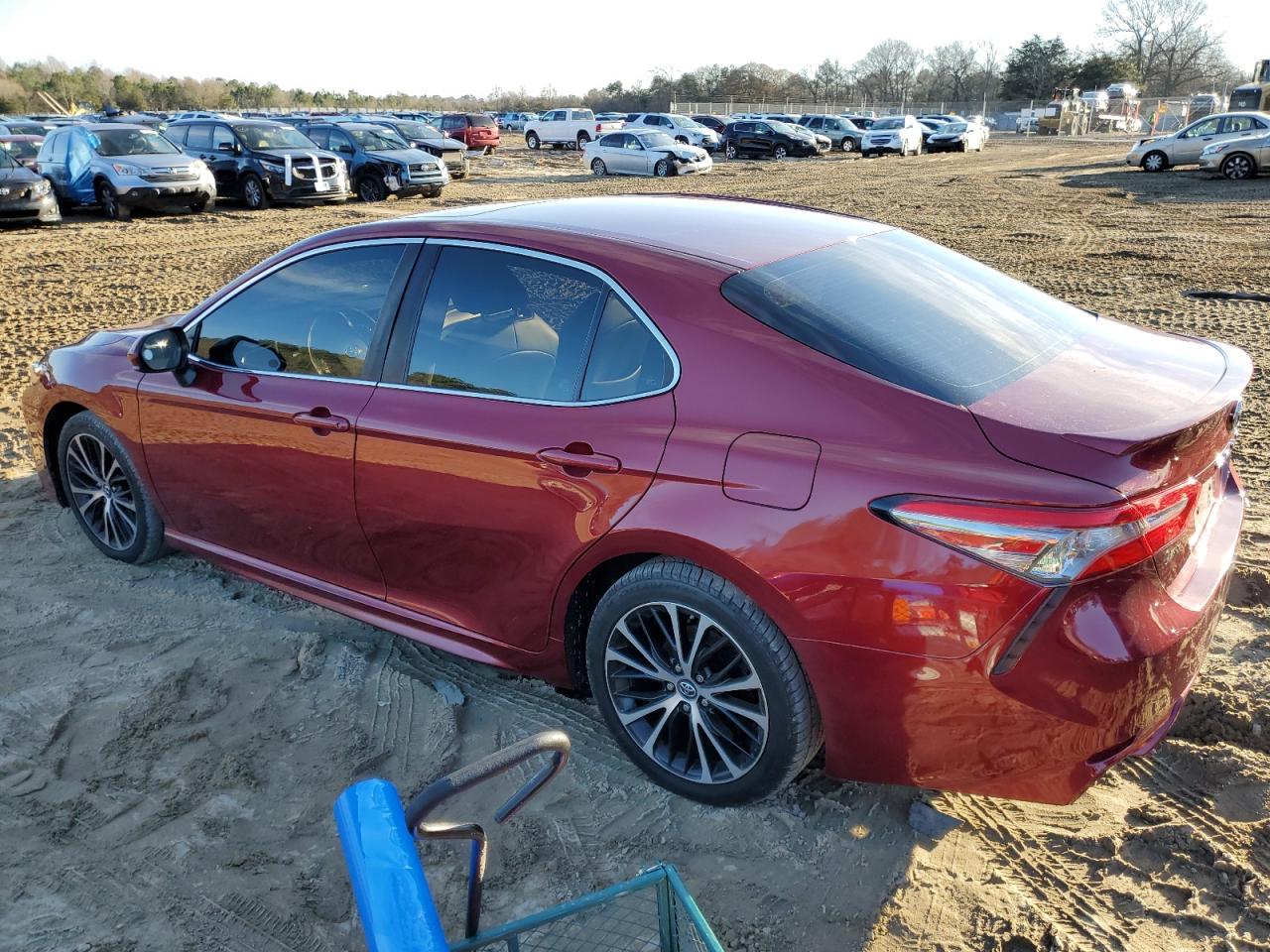 Изображение 2 2018 TOYOTA CAMRY L 2018 с VIN 4T1B11HK9JU573499