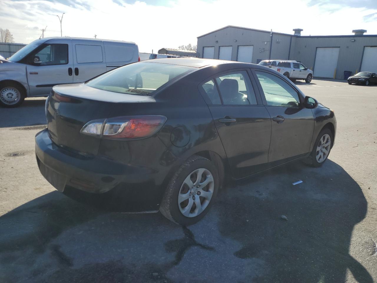 Изображение 3 2013 MAZDA 3 I 2013 с VIN JM1BL1TF6D1792614