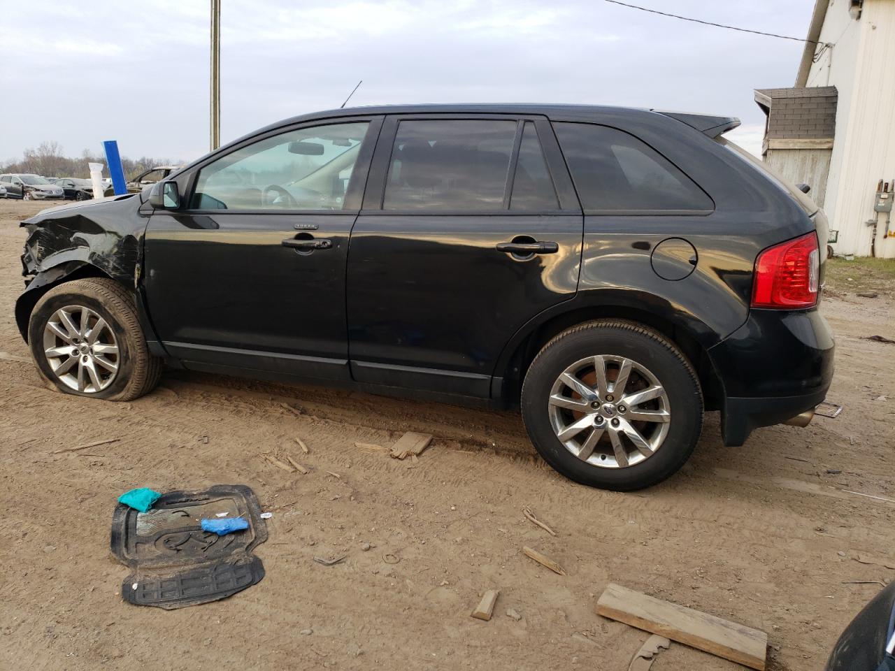 Image 2 of 2013 FORD EDGE SEL 2013 with VIN 2FMDK3JCXDBB83932