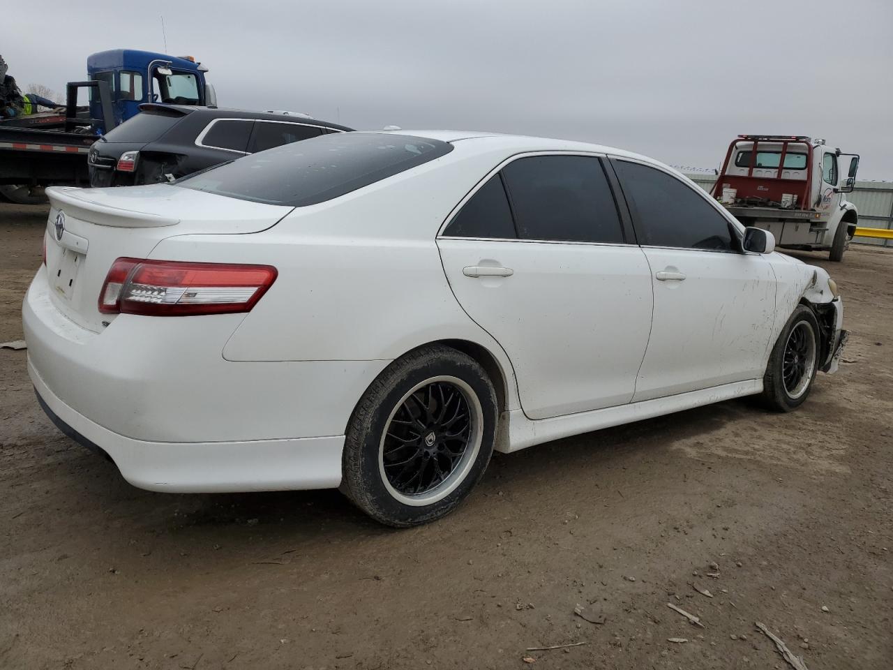 Image 3 of 2011 TOYOTA CAMRY BASE 2011 with VIN 4T1BF3EK2BU582578