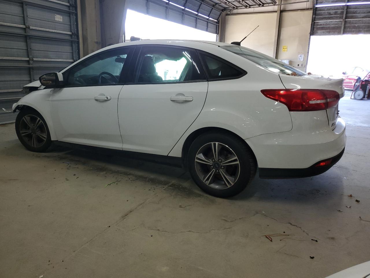Image 2 of 2018 FORD FOCUS SE 2018 with VIN 1FADP3FE2JL266661