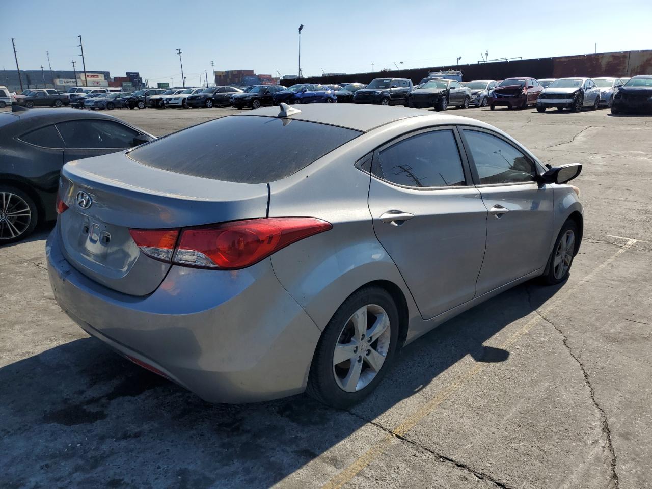 Obraz 3 z 2013 HYUNDAI ELANTRA GLS 2013 z VIN KMHDH4AE5DU976393