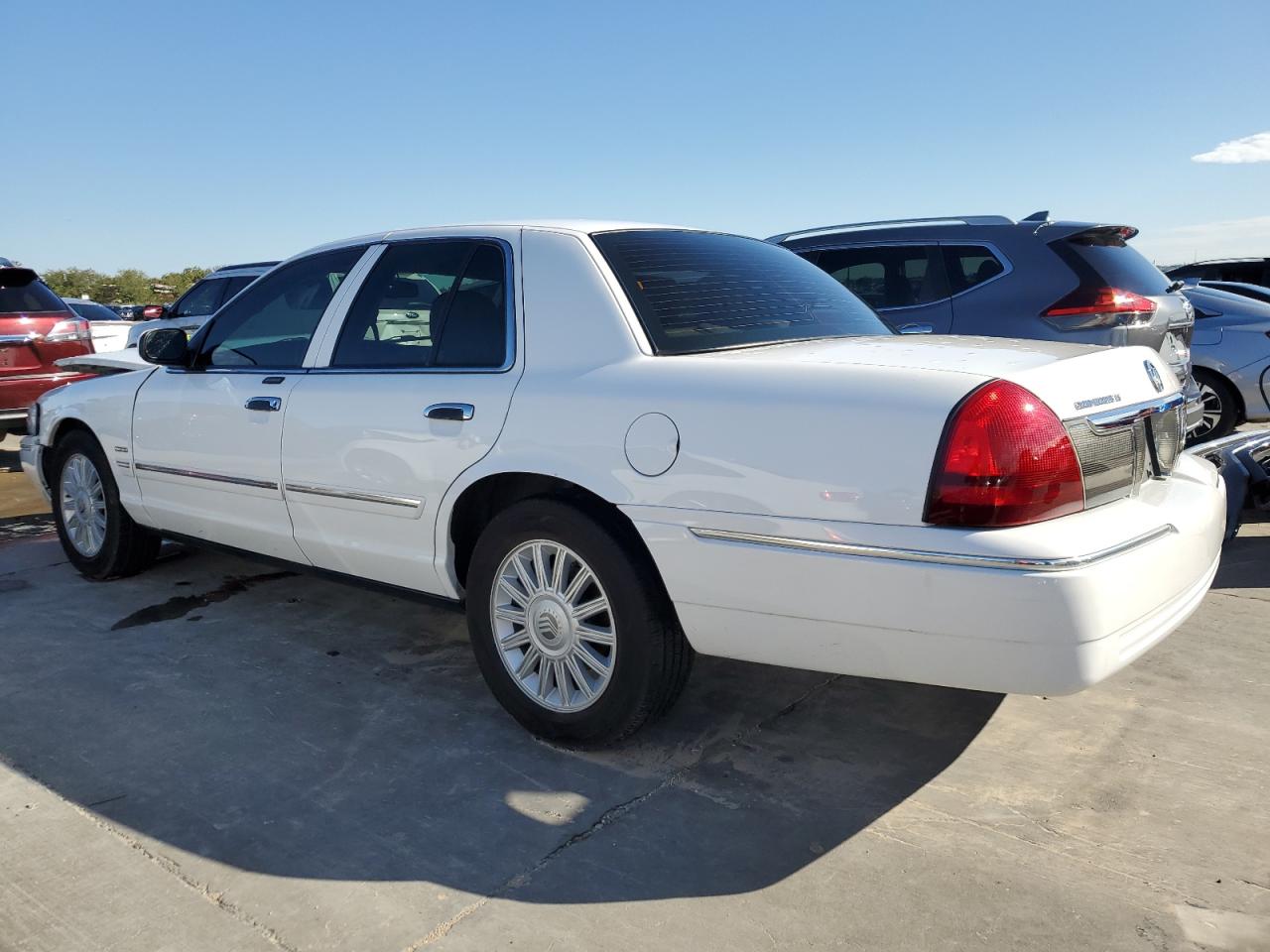 Image 2 of 2010 MERCURY GRAND MARQUIS LS 2010 with VIN 2MEBM7FV1AX631754