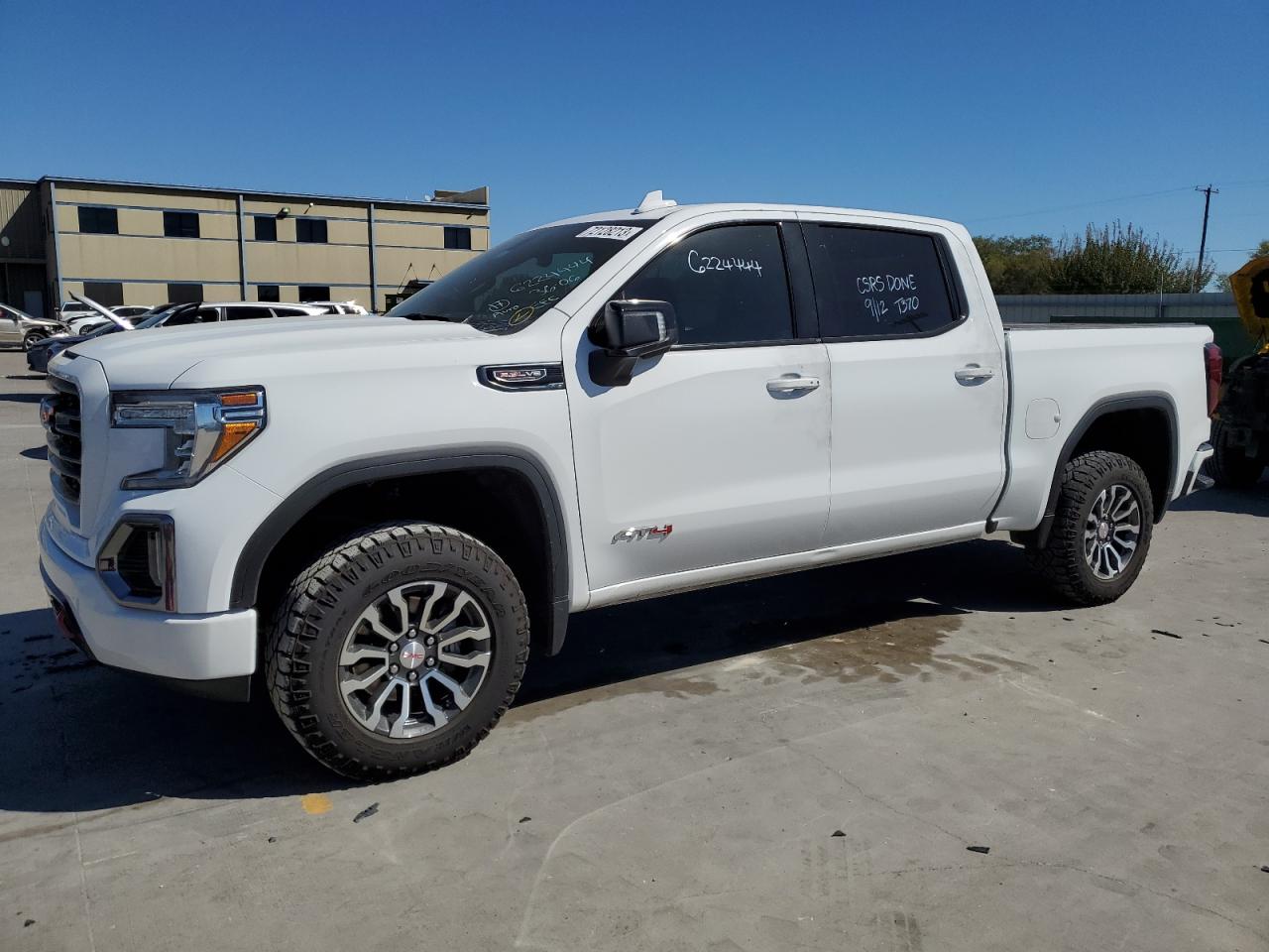 Obraz 1 z 2021 GMC SIERRA K1500 AT4 2021 z VIN 3GTP9EEL1MG396218