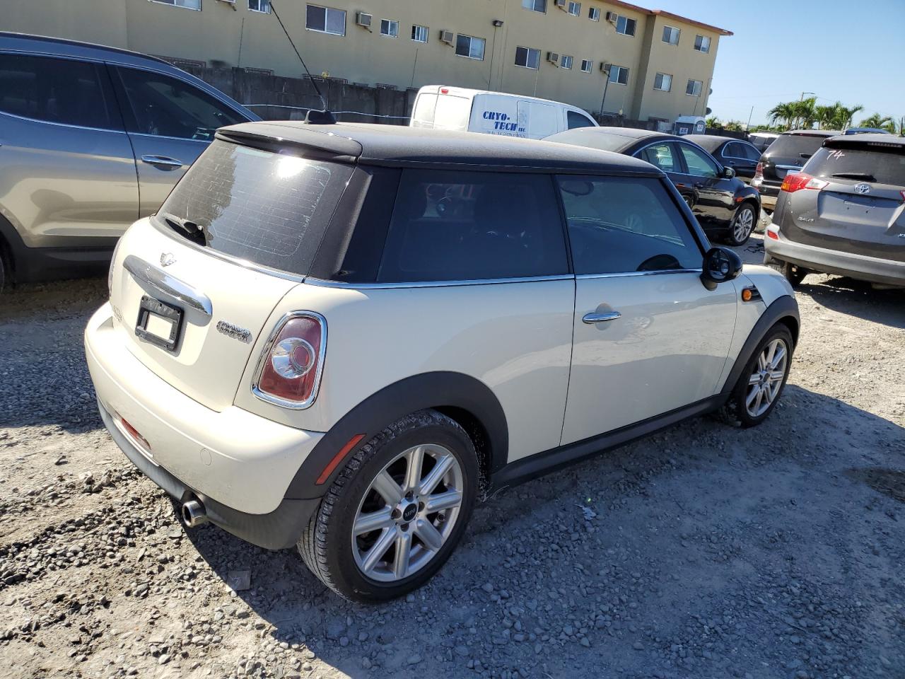 Image 3 of 2013 MINI COOPER  2013 with VIN WMWSU3C51DT371787