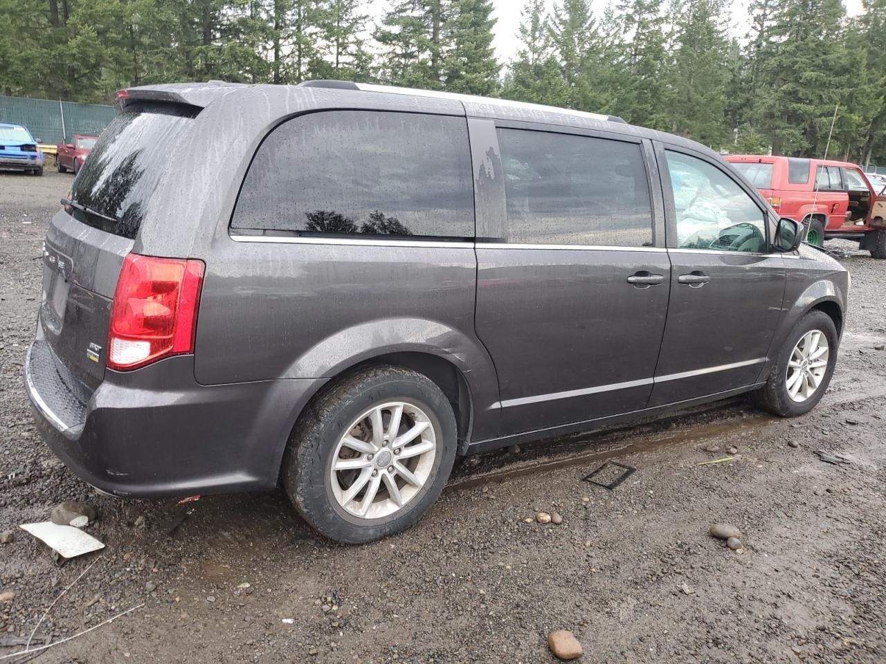 Image 3 of 2018 DODGE GRAND CARAVAN SXT 2018 with VIN 2C4RDGCG5JR179236