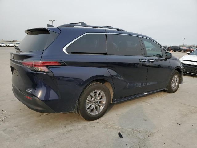 Image 3 of 2022 TOYOTA SIENNA XLE 2022 with VIN 5TDJRKECXNS087855