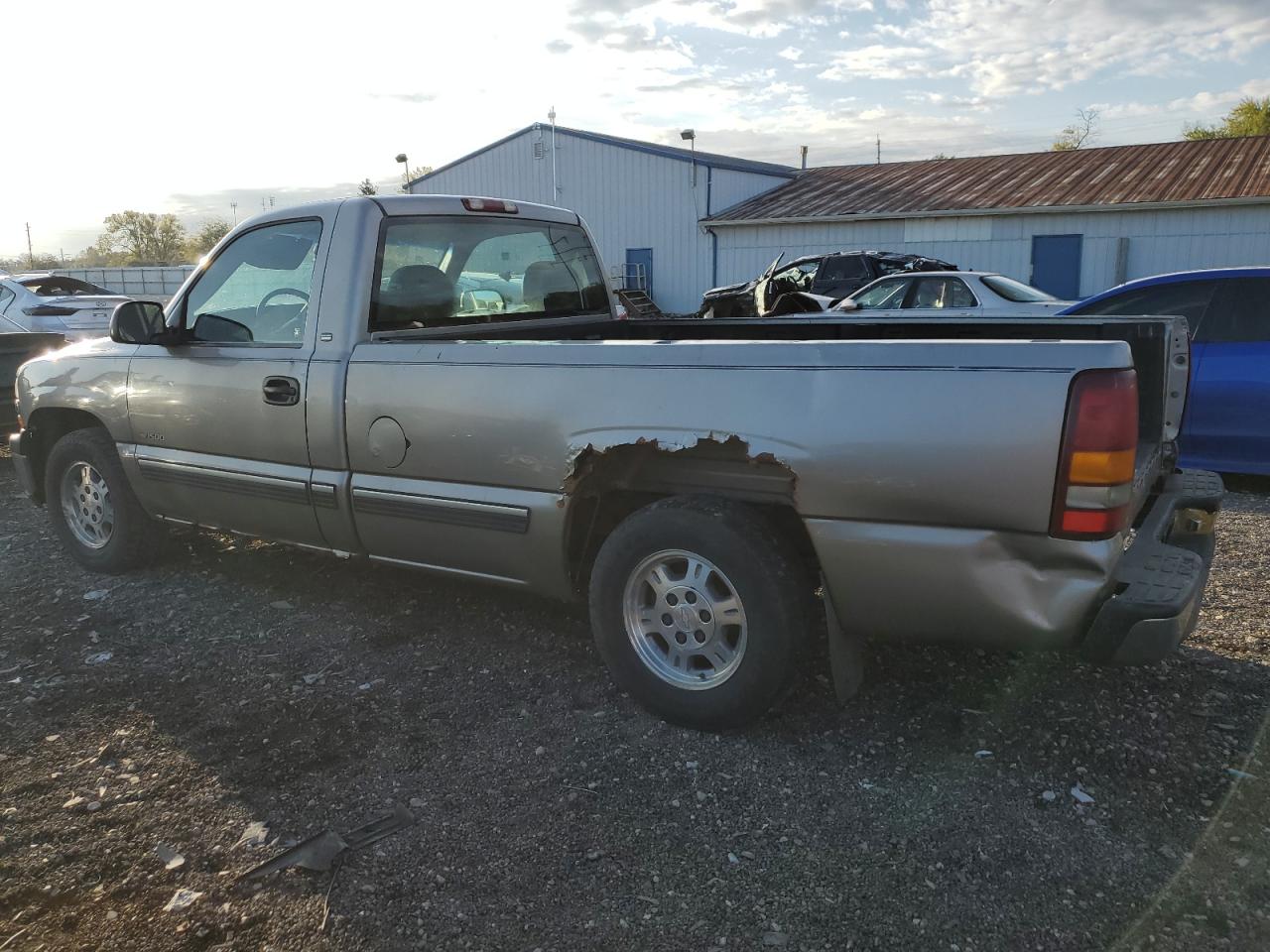 Изображение 2 2001 CHEVROLET SILVERADO C1500 2001 с VIN 1GCEC14W21Z198109