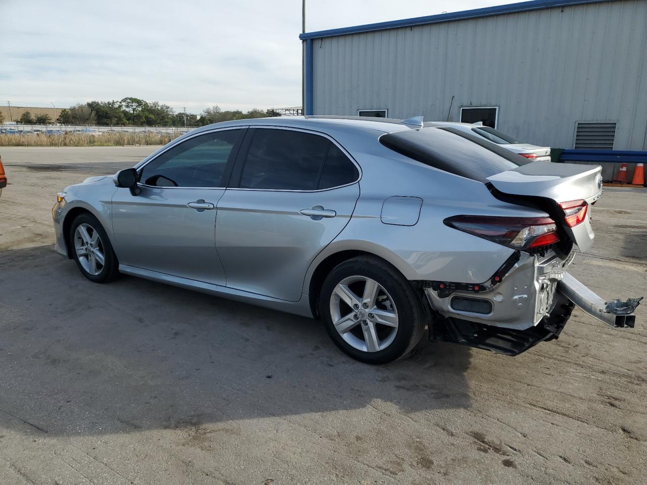 Изображение 2 2023 TOYOTA CAMRY LE 2023 с VIN 4T1C11AK5PU839026