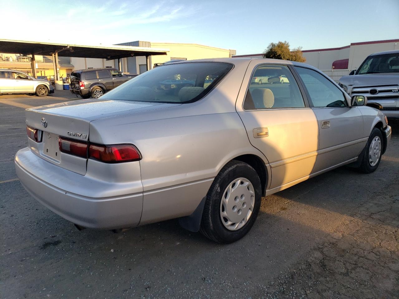 Image 3 of 1998 TOYOTA CAMRY CE 1998 with VIN 4T1BG22K2WU211504