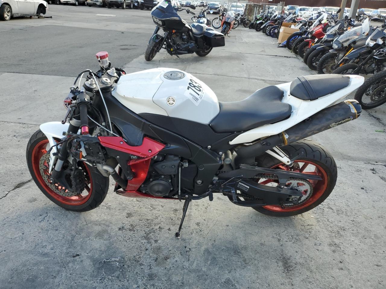 Obraz 3 z 2010 YAMAHA YZFR1  2010 z VIN JYARN23E5AA007917