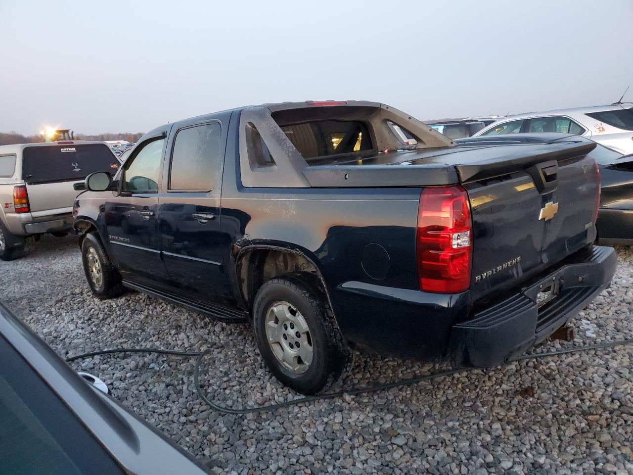 Obraz 2 z 2007 CHEVROLET AVALANCHE K1500 2007 z VIN 3GNFK123X7G241000