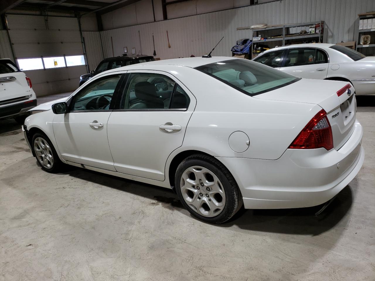 Image 2 of 2011 FORD FUSION SE 2011 with VIN 3FAHP0HA6BR157018