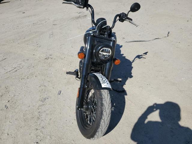 Изображение 2 2023 INDIAN MOTORCYCLE CO. CHIEF BOBBER DARKHORSE ABS 2023 с VIN 56KDLDBH4P3011797