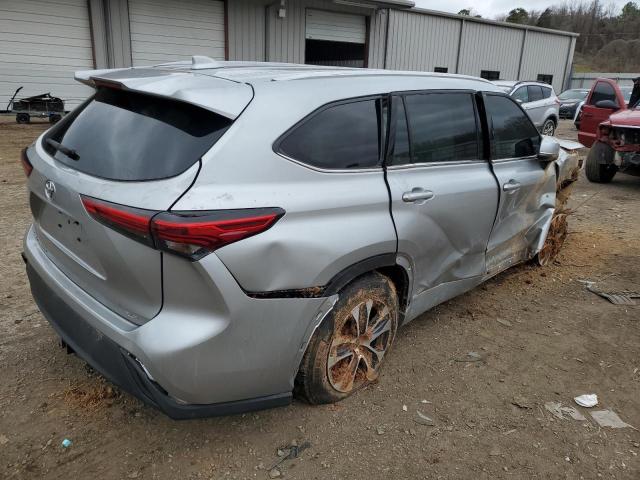 Image 3 of 2022 TOYOTA HIGHLANDER XLE 2022 with VIN 5TDGZRAH7NS092578