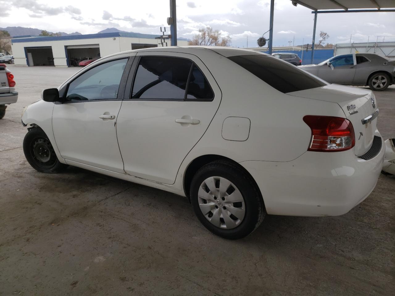 Obraz 2 z 2009 TOYOTA YARIS  2009 z VIN JTDBT903691337066