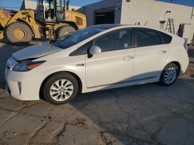 Image 1 of 2014 TOYOTA PRIUS PLUG-IN  2014 with VIN JTDKN3DP1E3062791