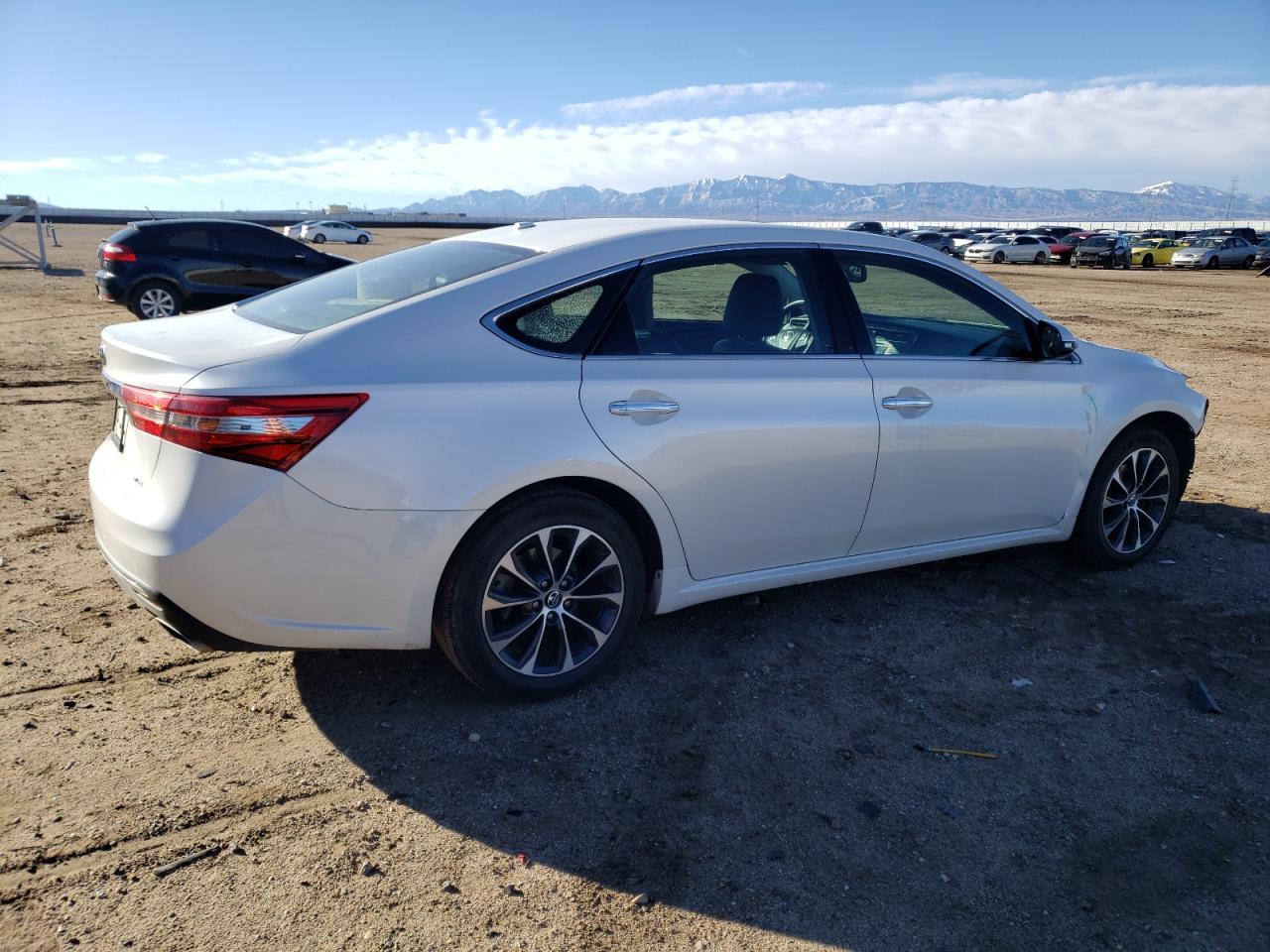 Obraz 3 z 2016 TOYOTA AVALON XLE 2016 z VIN 4T1BK1EB0GU234673