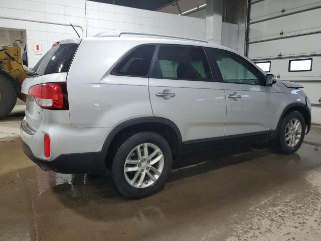 Image 3 of 2015 KIA SORENTO LX 2015 with VIN 5XYKTDA7XFG621672