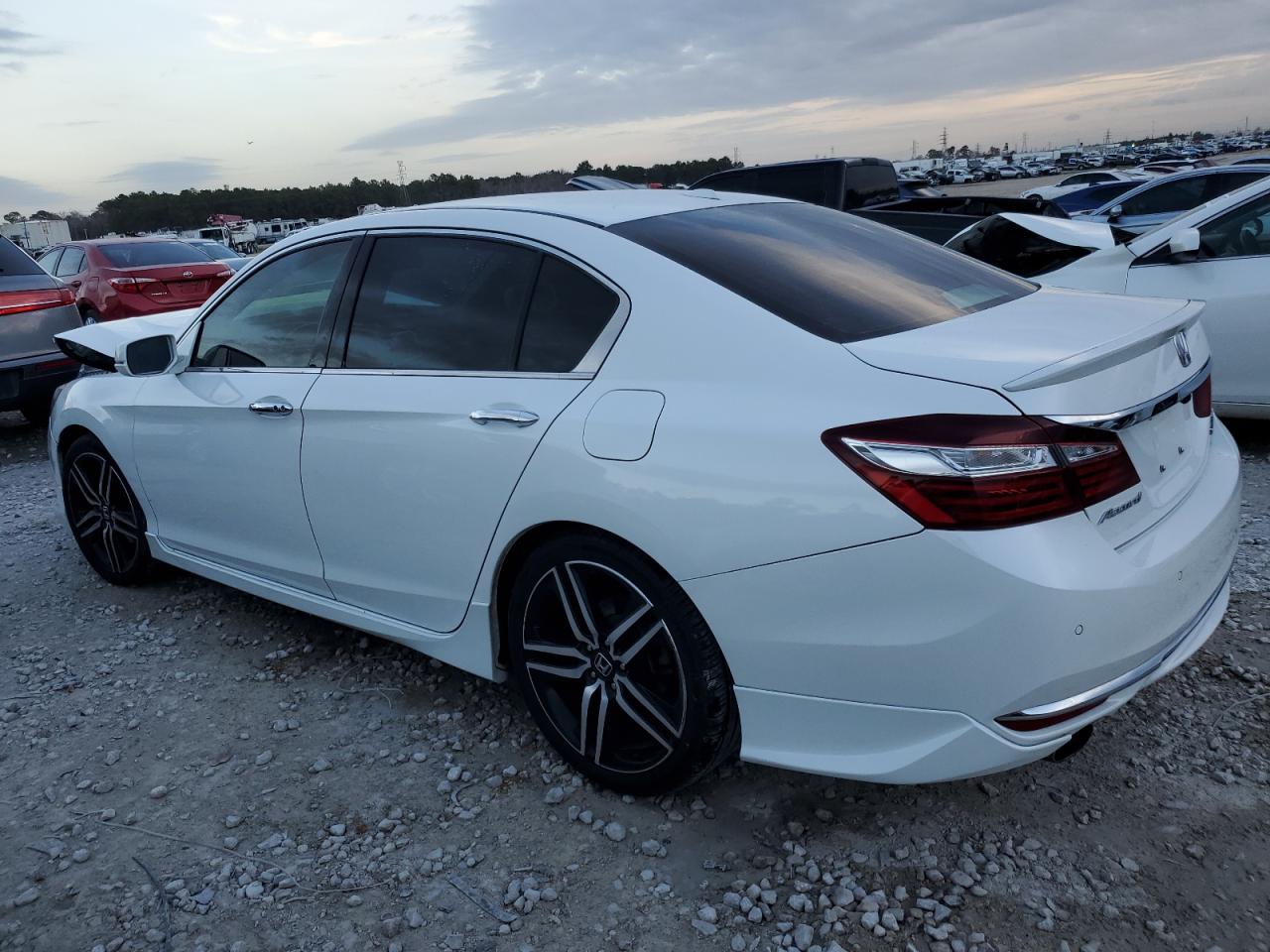 Image 2 of 2016 HONDA ACCORD TOURING 2016 with VIN 1HGCR3F95GA022107