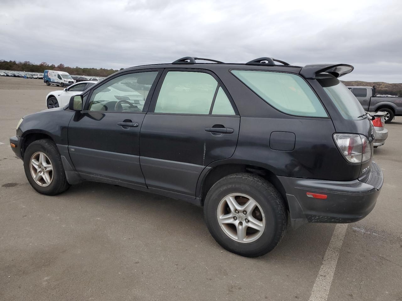 Image 2 of 2002 LEXUS RX 300 2002 with VIN JTJHF10U620240969