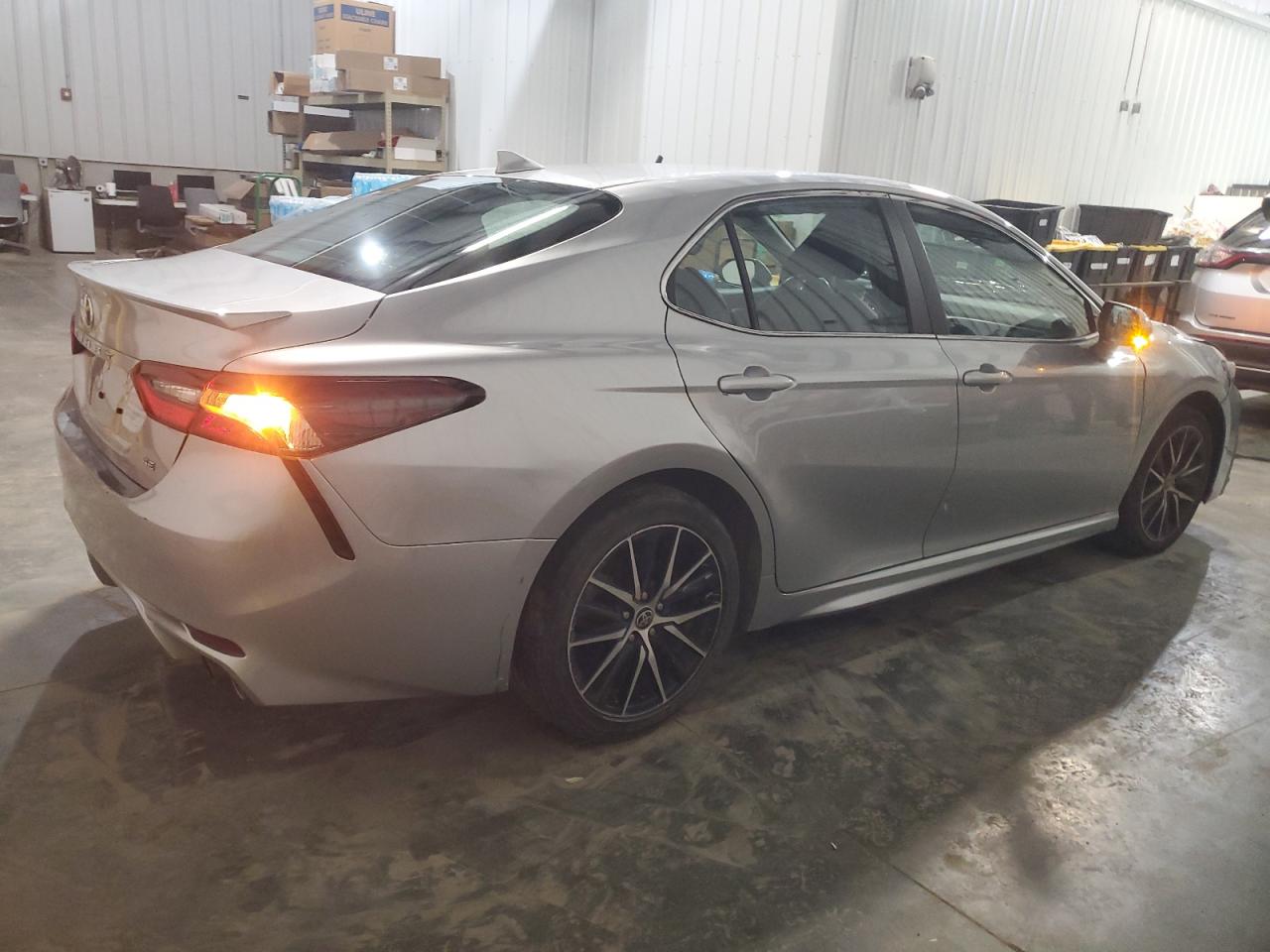 Image 3 of 2022 TOYOTA CAMRY SE 2022 with VIN 4T1G11AK4NU706725
