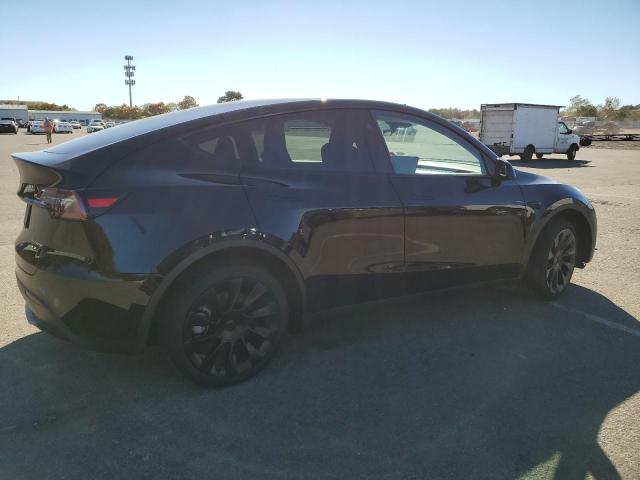 Obraz 3 z 2023 TESLA MODEL Y  2023 z VIN 7SAYGDEE4PF839755