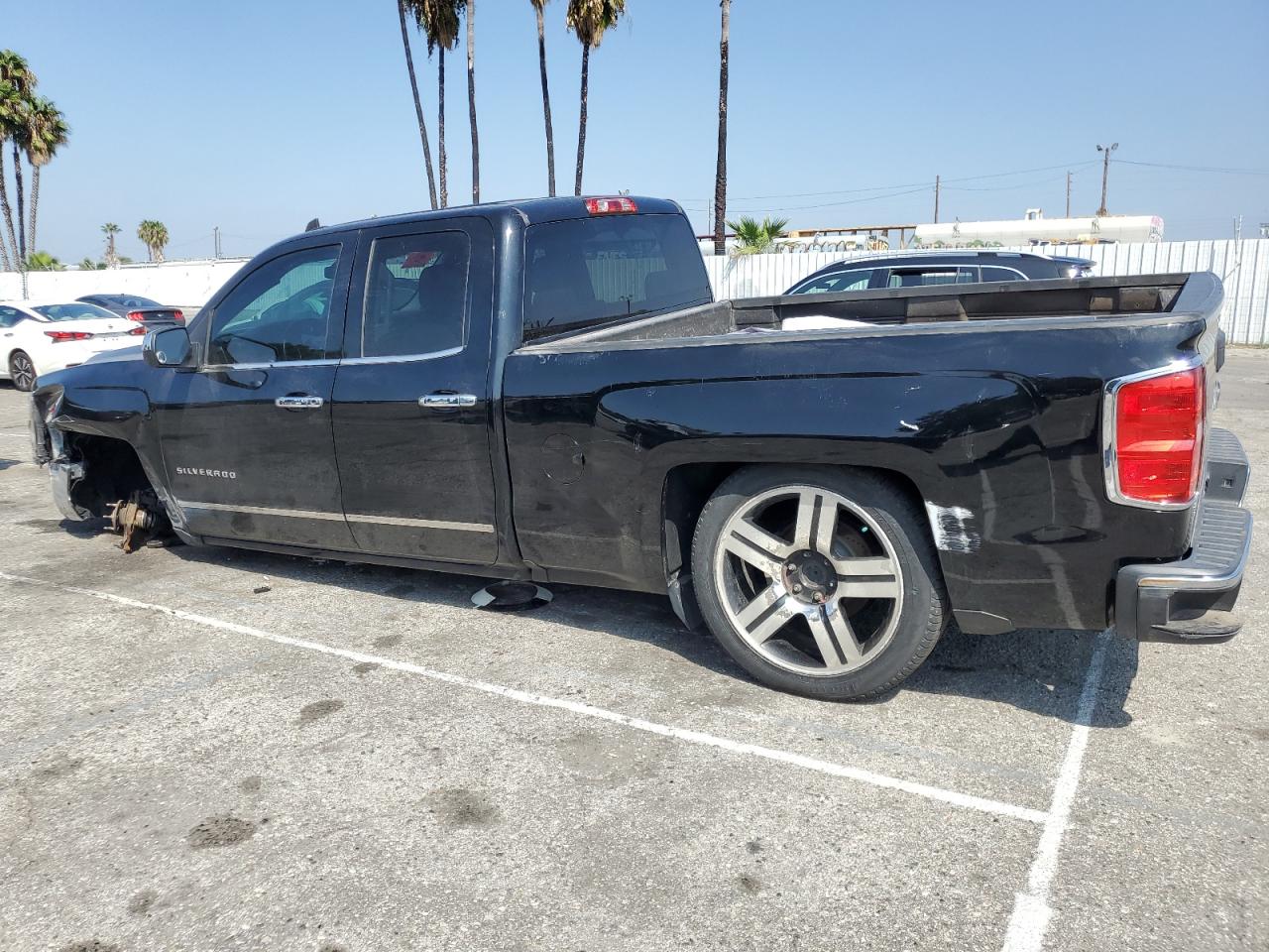 Obraz 2 z 2016 CHEVROLET SILVERADO K1500 LT 2016 z VIN 1GCVKREH5GZ397858