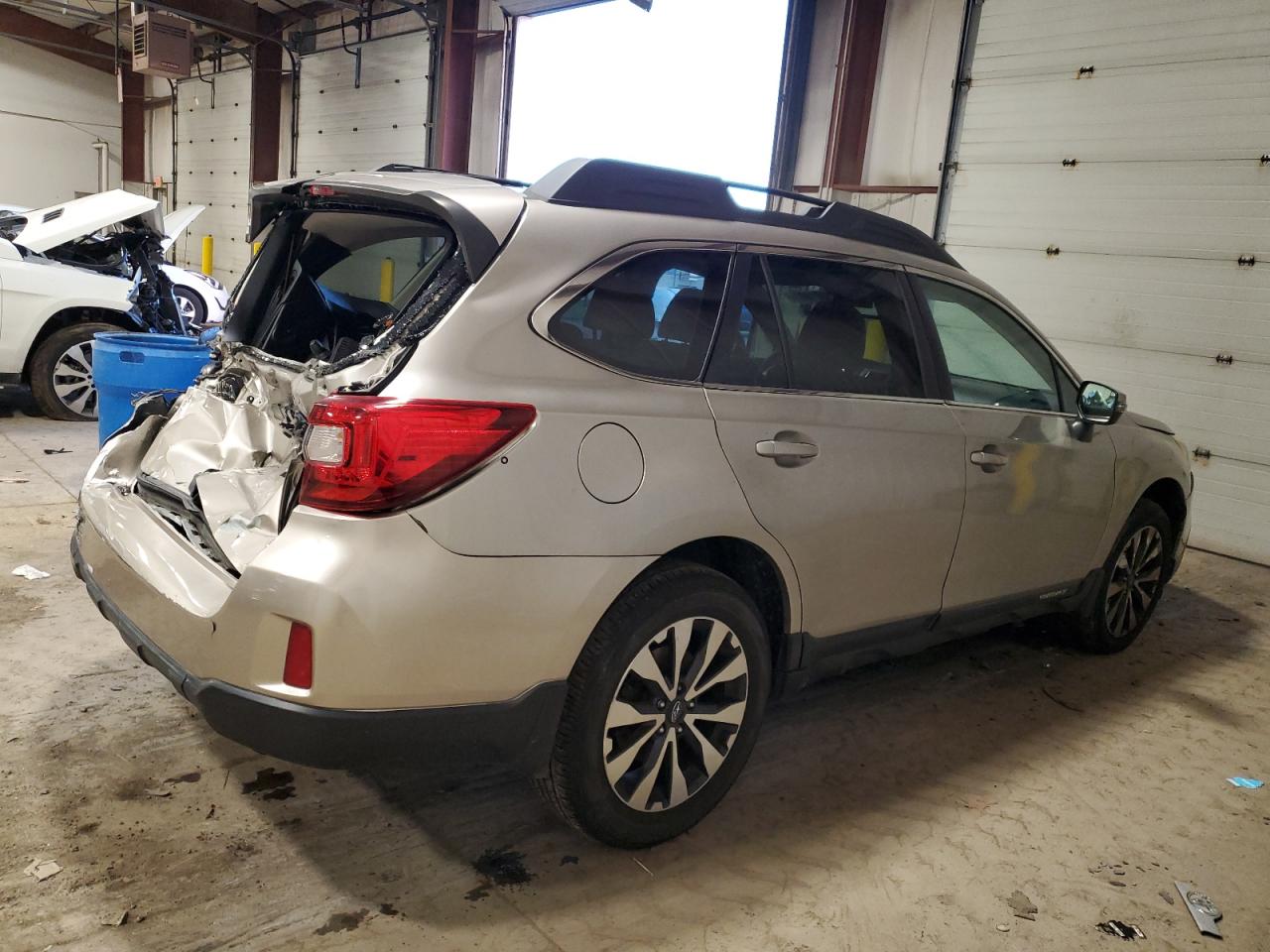 Obraz 3 z 2015 SUBARU OUTBACK 3.6R LIMITED 2015 z VIN 4S4BSENC6F3329954