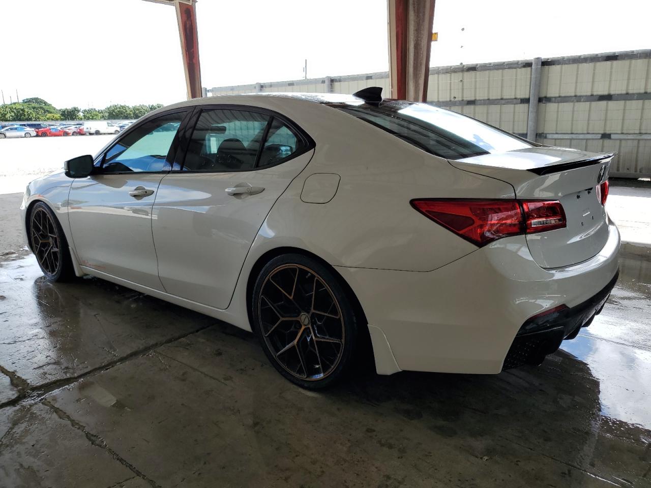 Изображение 2 Acura Tlx Technology 2020 с VIN 19UUB1F57LA010268