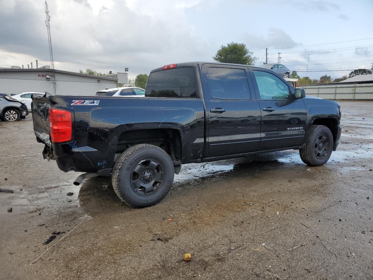 Image 3 of 2017 CHEVROLET SILVERADO K1500 LT 2017 with VIN 3GCUKREC8HG391506